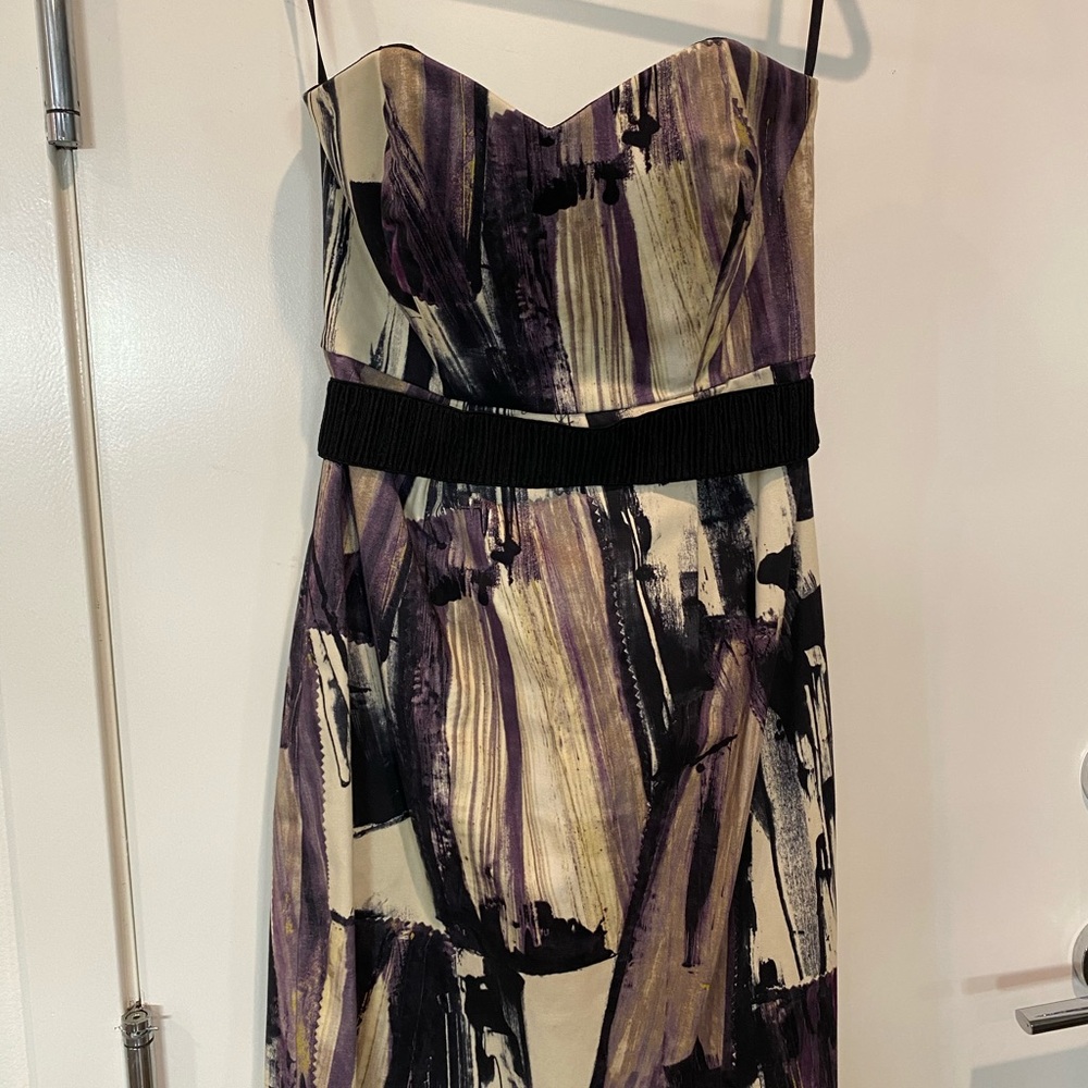 Liquid strapless dress with elastic belt